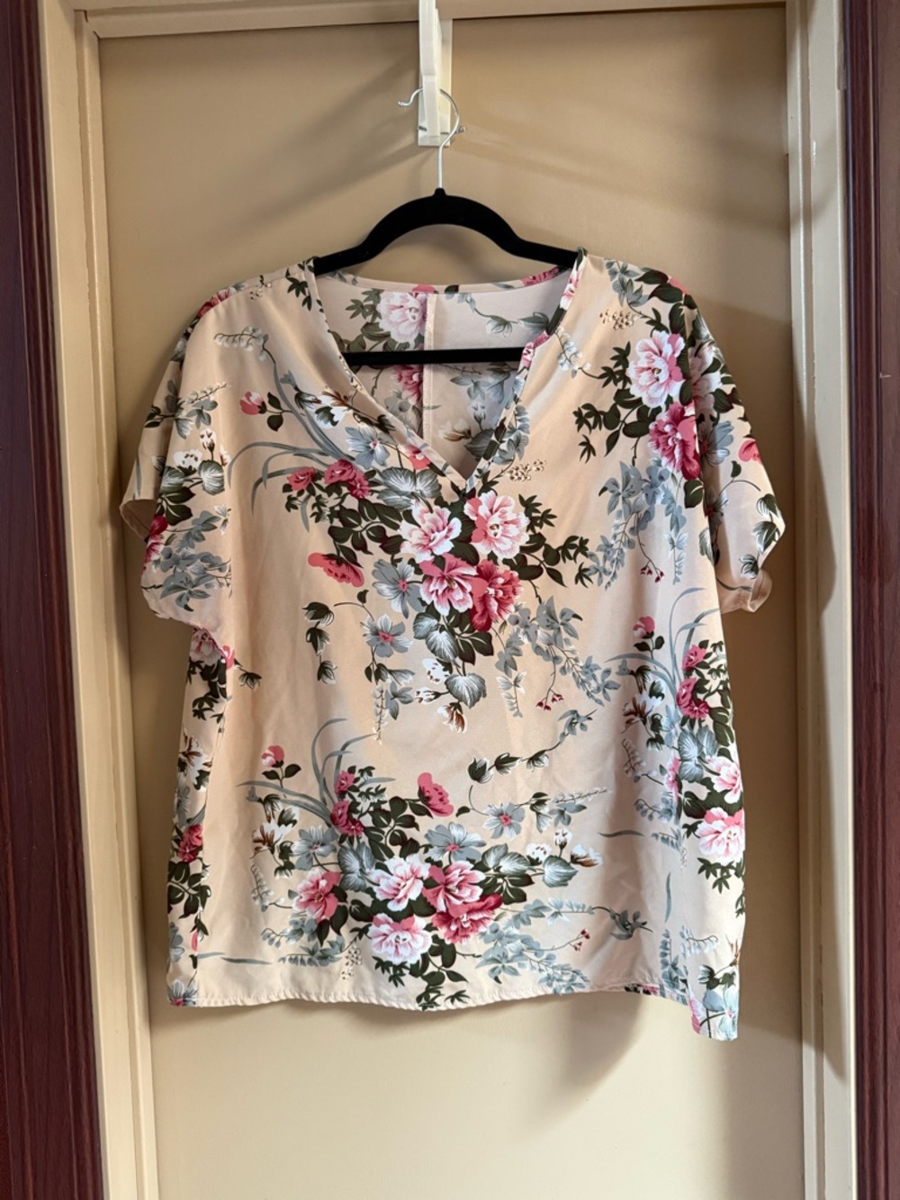 Blush Floral V-Neck Short Sleeve Blouse